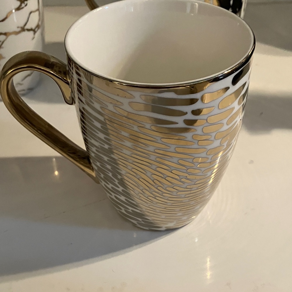 Certified International Gold and Cream Mug Set - Picture 4 of 9